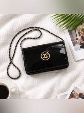 CHANEL Vintage WOC Black patent leather wallet on chain bag